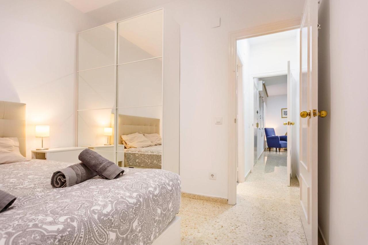 Apartamentos Sta Maria La Blanca Seville Exterior photo